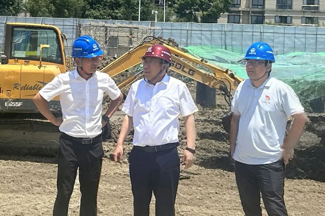公司黨委書記、董事長李明華到蘇州清樹灣項(xiàng)目檢查指導(dǎo)工作.jpg