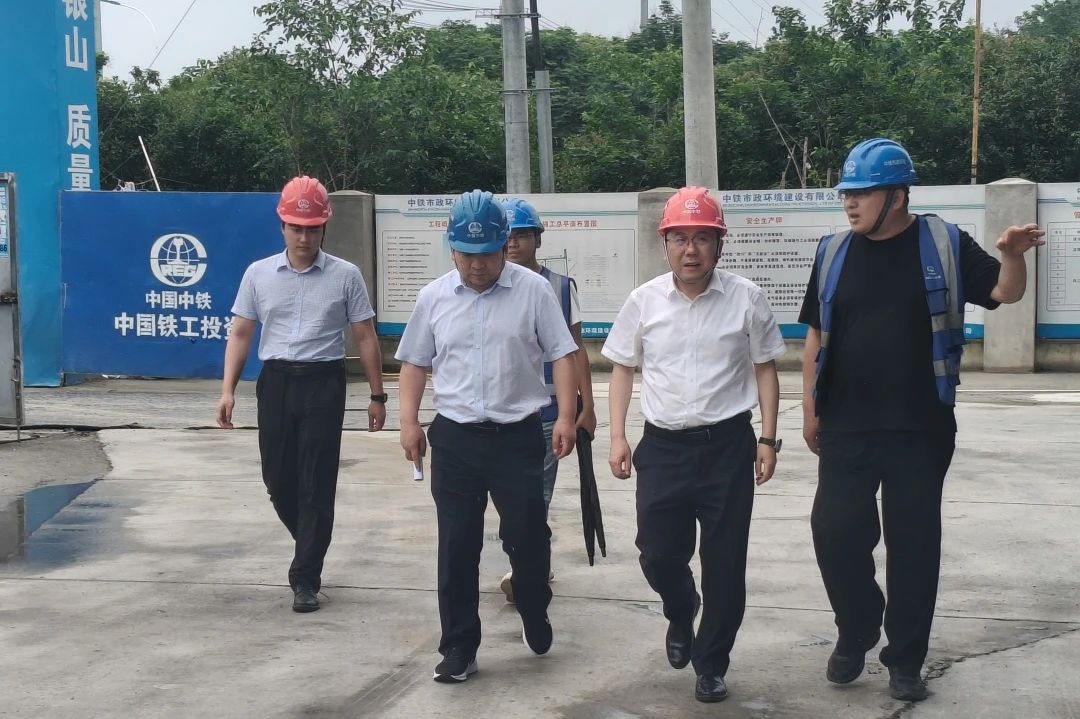 公司黨委書記、董事長(zhǎng)李明華到合肥智能中央廚房項(xiàng)目檢查指導(dǎo)工作.jpg