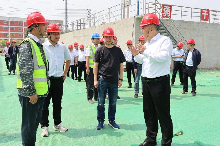 泰州市金東城市建設(shè)投資集團(tuán)黨委書(shū)記、董事長(zhǎng)陳祥到姜堰項(xiàng)目檢查指導(dǎo)工作.jpg
